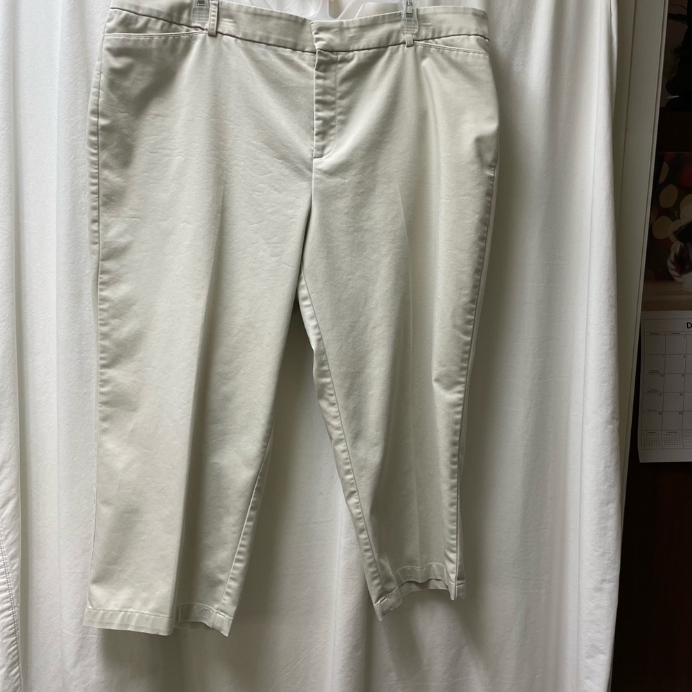 Dockers Women’s Light Tan Chinos